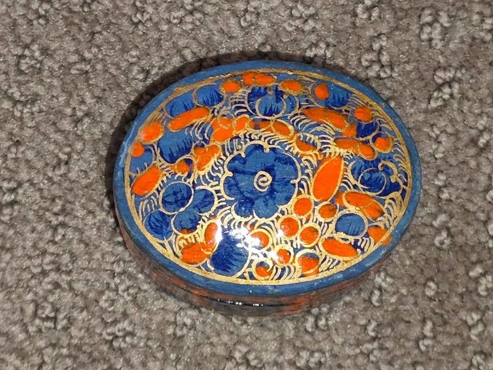 Vintage Hand Painted Oval Paper Mache Trinket Jewelry Box - photo 2
