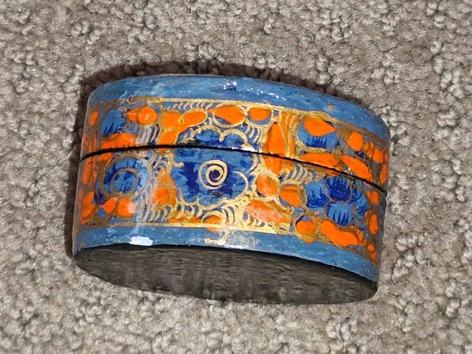 Vintage Hand Painted Oval Paper Mache Trinket Jewelry Box - photo 3