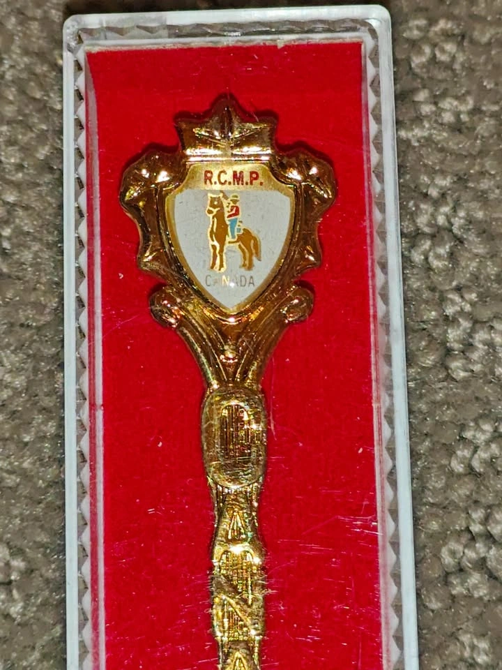 Cutlery RCMP Canada Souvenir Collector Collectible Teaspoon - photo 2