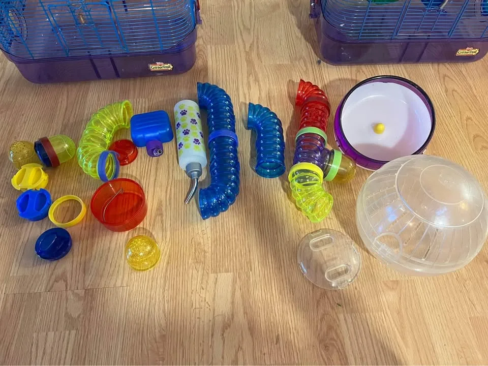 3 Hamster Cages + Supplies image indicator(3)