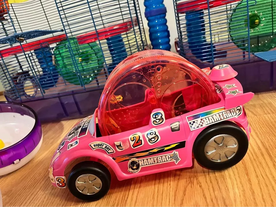 3 Hamster Cages + Supplies image indicator(6)