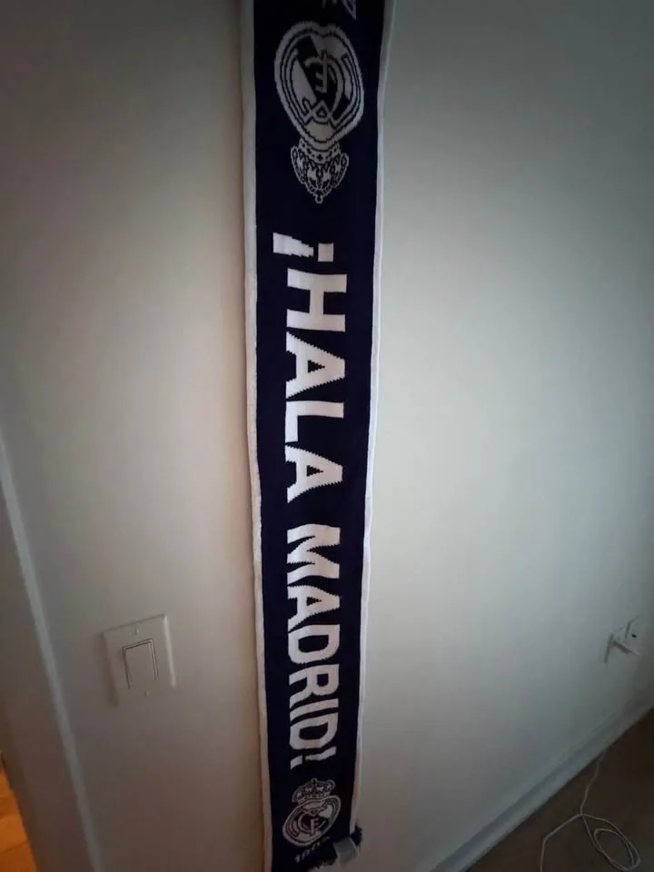 Real Madrid Scarf - photo 2