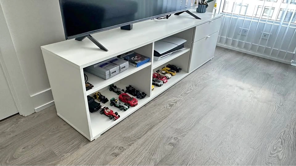 IKEA VIHALS TV Bench / Media Console (White)