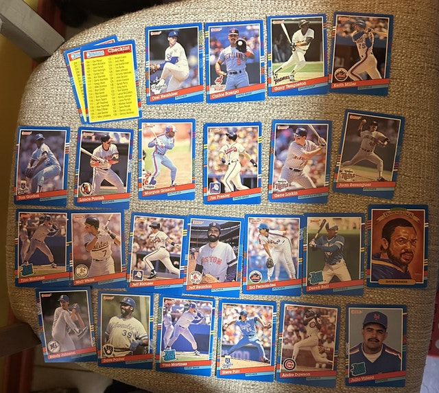 2 checklists and 25 blue Donruss ‘91 cards