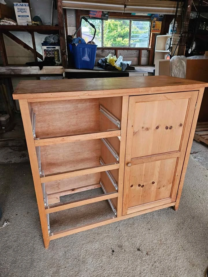 Children's dresser 4 drawers w hanging closet wardrobe - photo 4