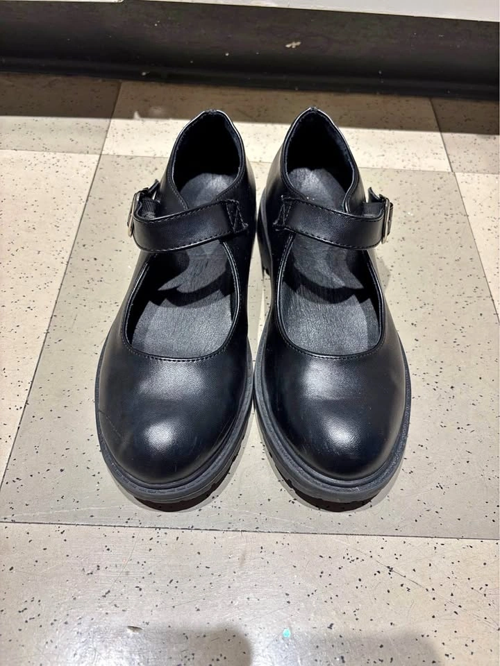 Mary Jane faux leather shoes (size 6)