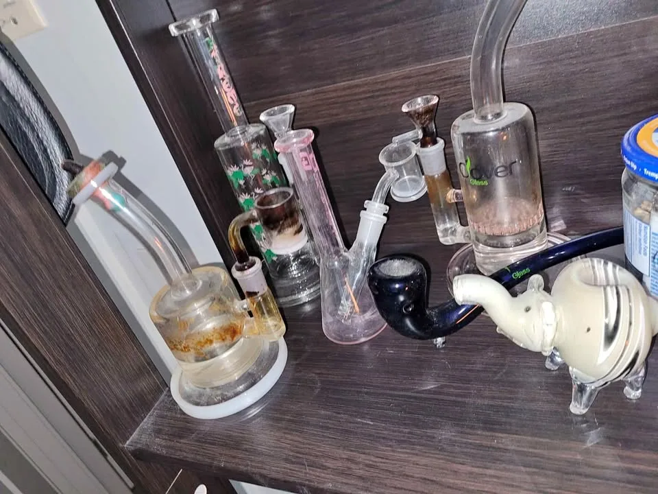 Various glassware thumbnail