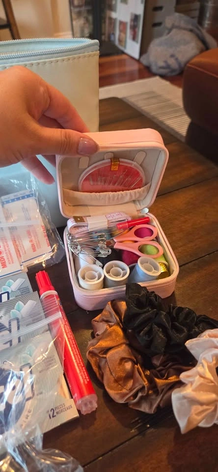 Wedding Party "Emergency" Kits - photo 4