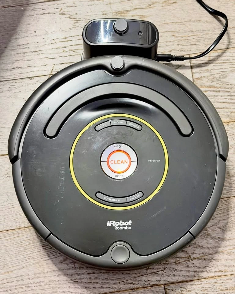 iRobot Roomba 650 Vacuuming Robot - photo 5