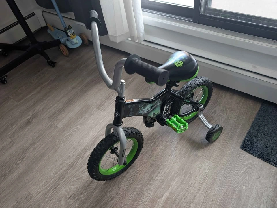Huffy Star Wars The Mandalorian 12-Inch Kids' Bike - photo 2