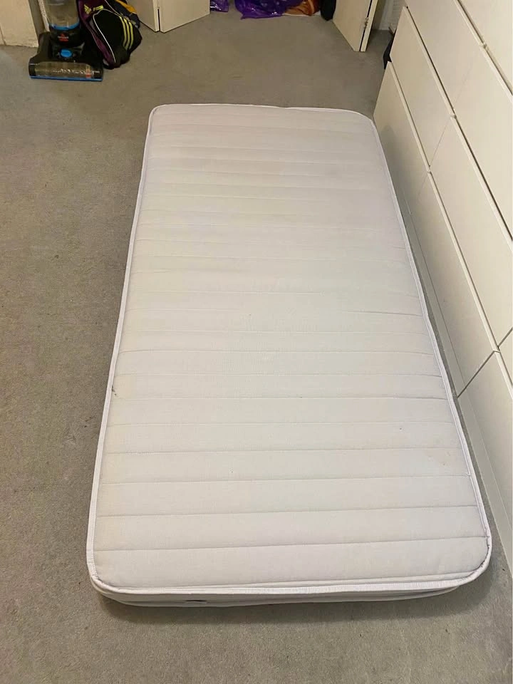 Single Mattress (twin)