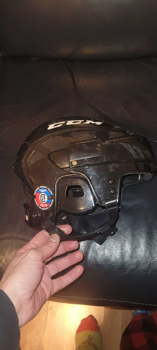 CCM FL40 Hockey Helmet - photo 2