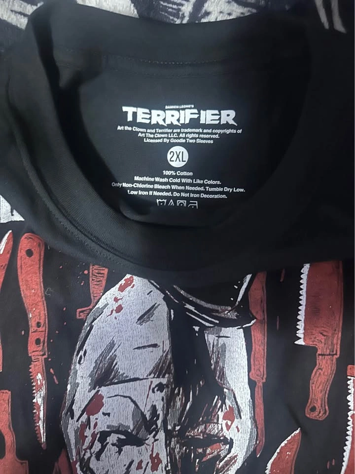 Brand new sealed in bag Terrifier branded wide arm muscle shirt - photo 2