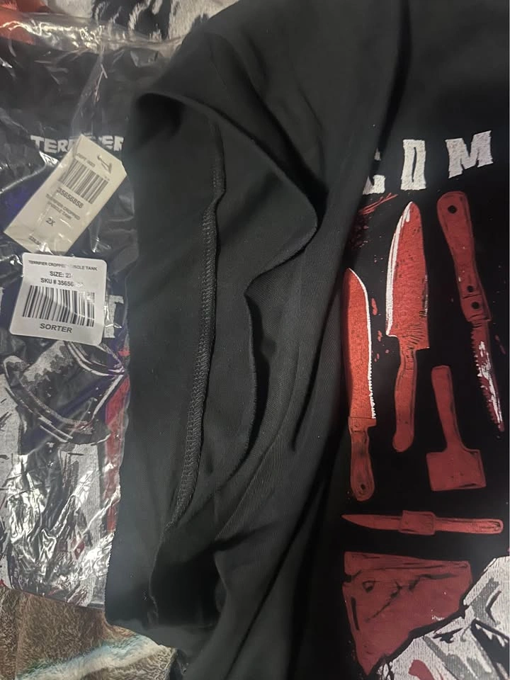 Brand new sealed in bag Terrifier branded wide arm muscle shirt - photo 3