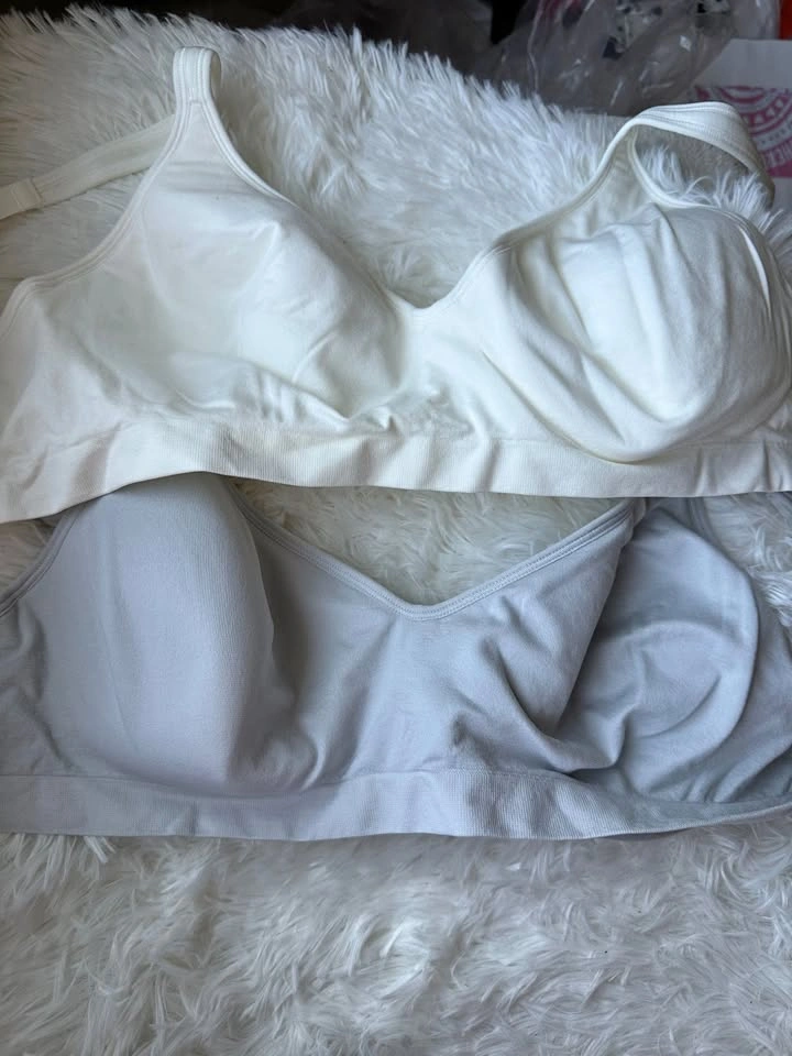 pack of 2 bras. NEW size large