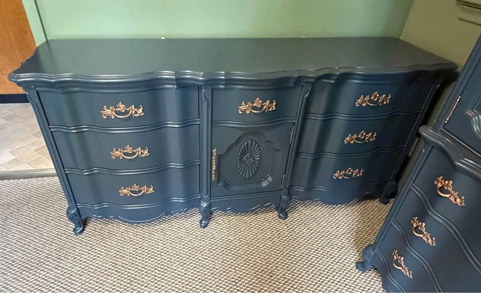 Refinished Bassett bedroom set - photo 2