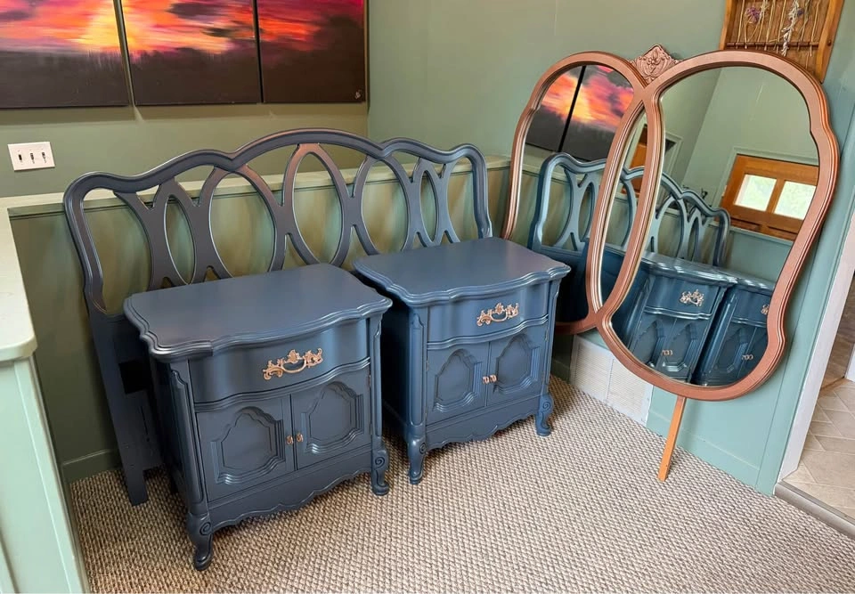 Refinished Bassett bedroom set - photo 3