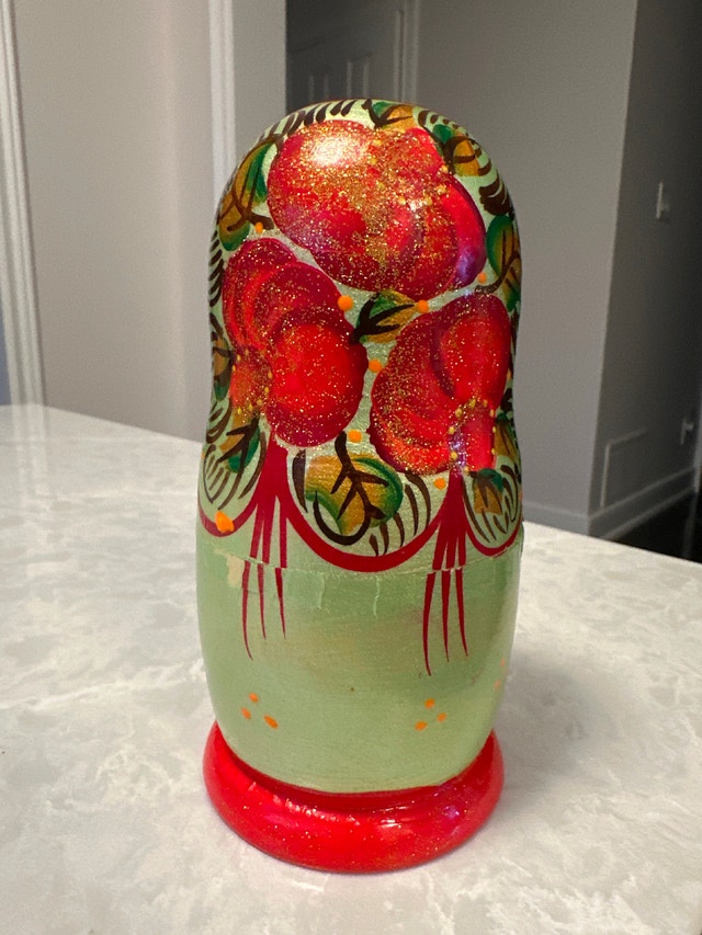 Hand-painted wooden Russian nesting doll (matryoshka) - photo 3