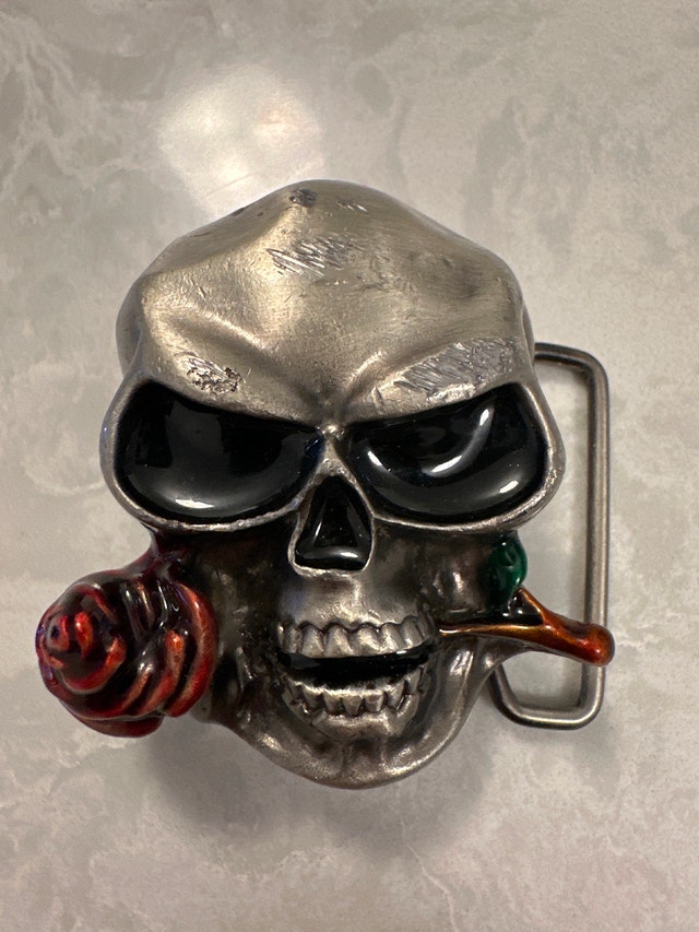 3D gothic-style skull and rose belt buckle