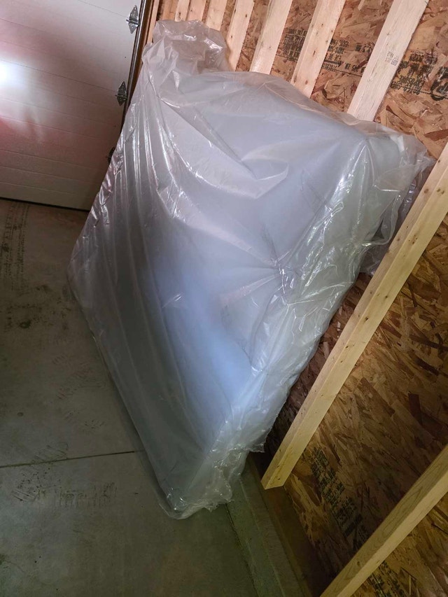 Queen Bed and Mattress - photo 3