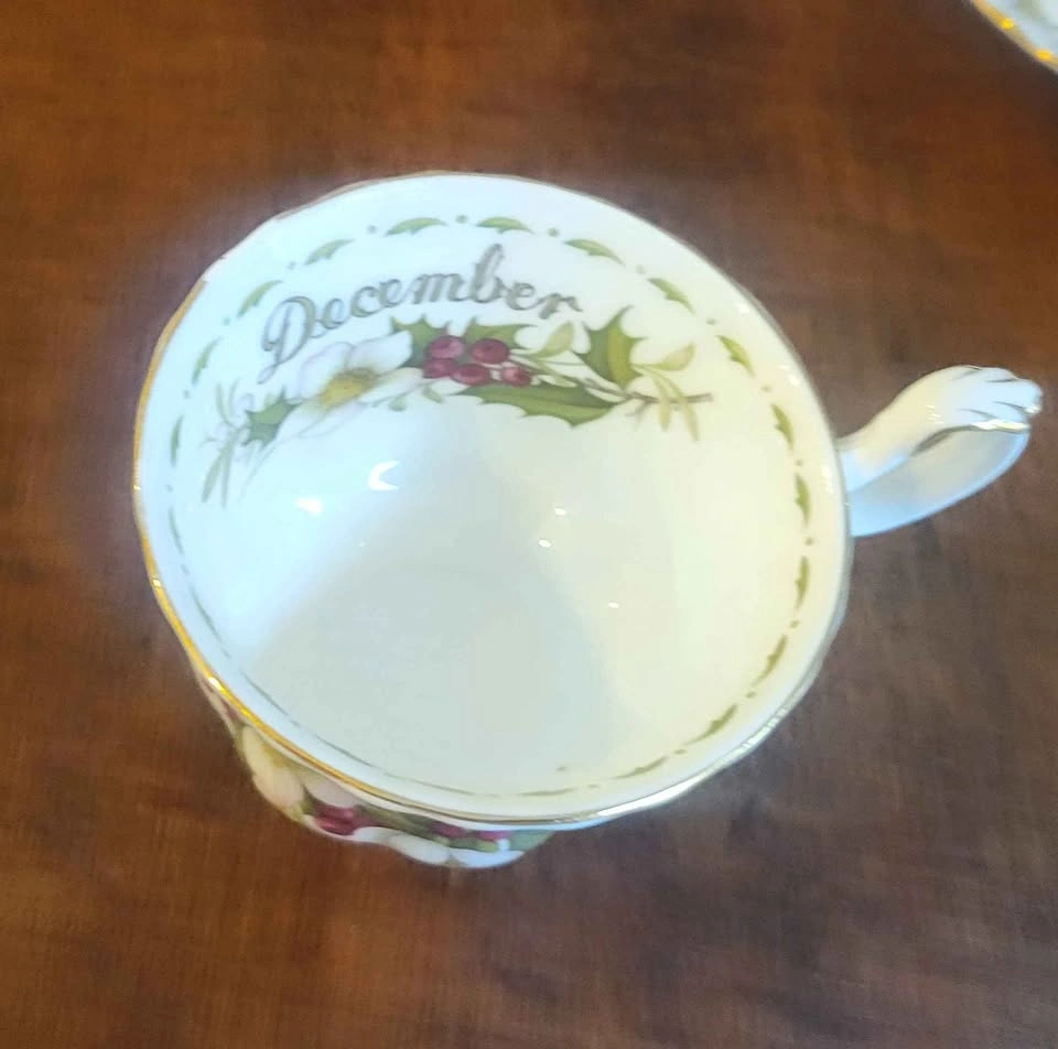 Royal Albert Flower of the Month December Christmas Rose Teacup - photo 3