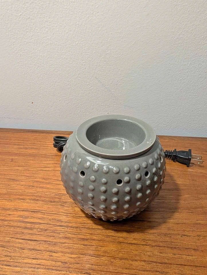 Grey Hobnail Ceramic Electric Wax Warmer