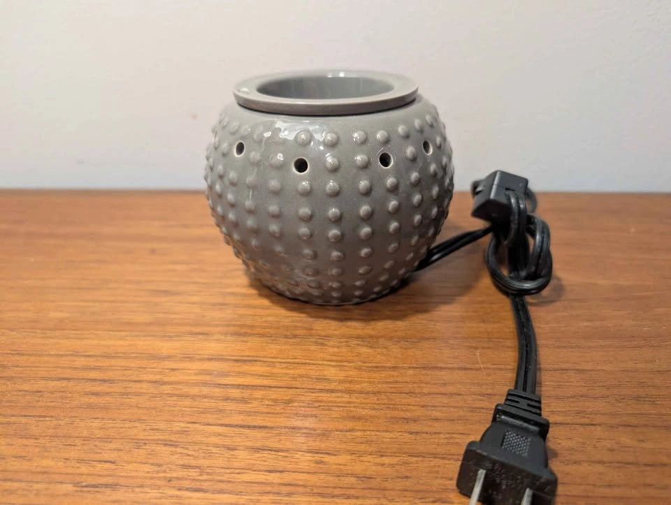 Grey Hobnail Ceramic Electric Wax Warmer - photo 2
