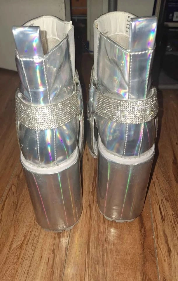 Size 9 Holographic Silver Platform Boots from YRU - photo 4