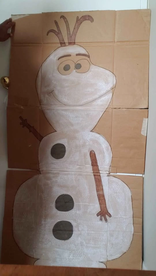 Disney's Frozen - Pin The Nose on Olaf Game - photo 4