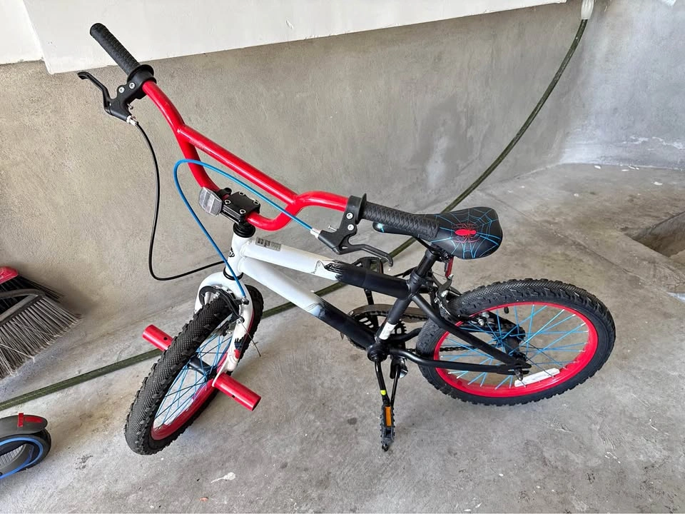 Huffy Spider-Man 18-Inch Kids' Bike
