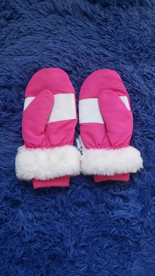 Girls' Pink Faux Fur Winter Mitts - photo 3