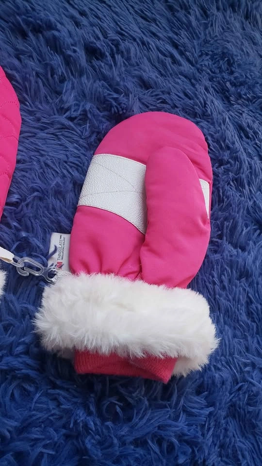 Girls' Pink Faux Fur Winter Mitts - photo 4
