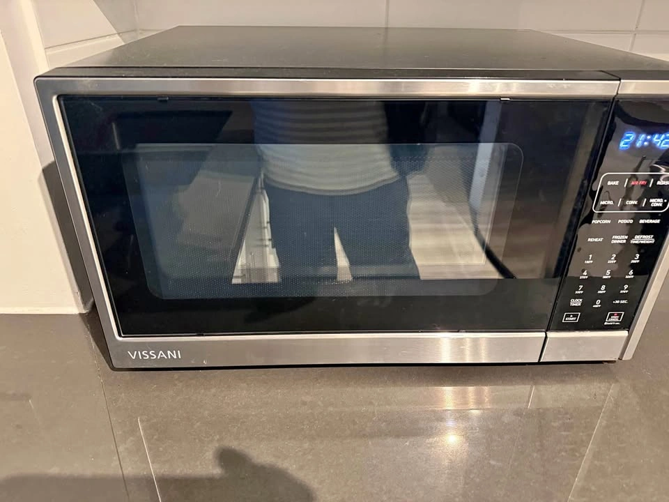 Vissani Microwave with air fryer