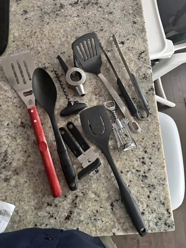 Kitchen Utensils Pots & Pan thumbnail