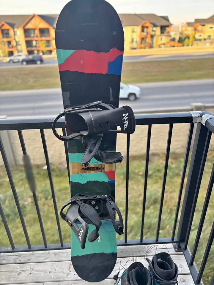 BURTON SNOWBOARD 160CM thumbnail