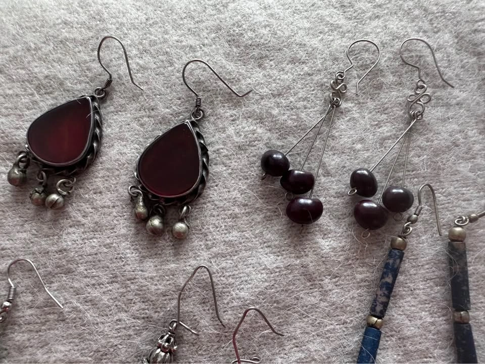 Assorted Lot of 6 Pairs of Dangle Earrings - photo 3