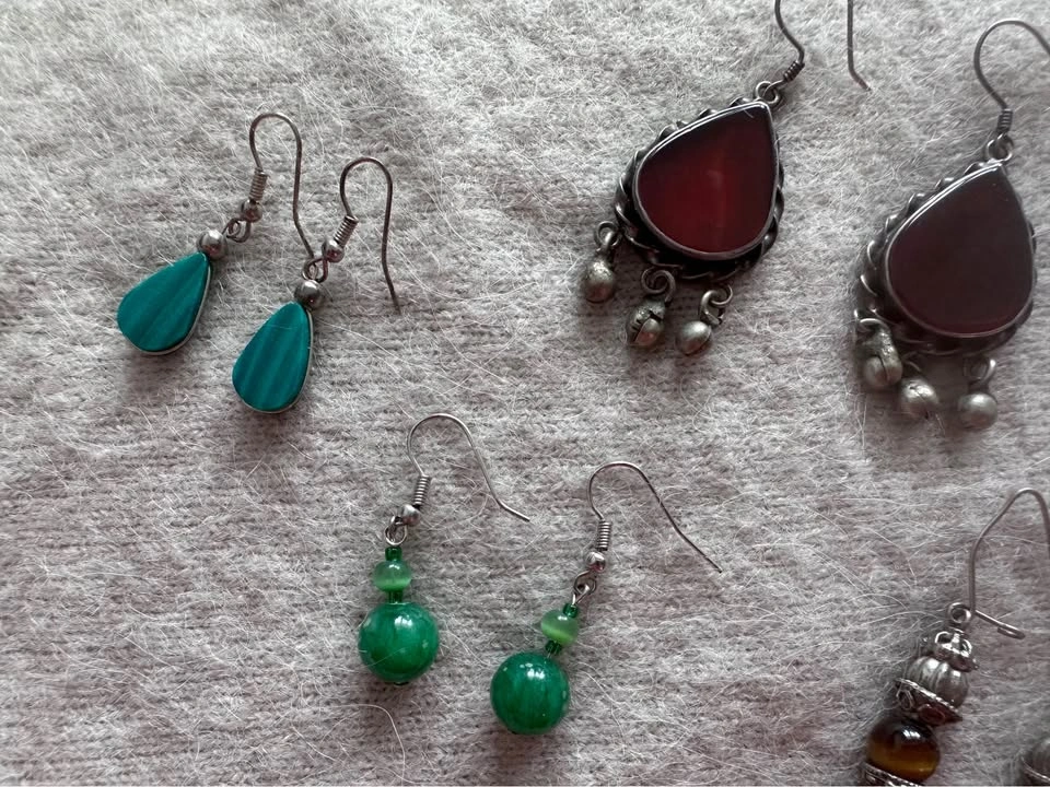 Assorted Lot of 6 Pairs of Dangle Earrings - photo 4
