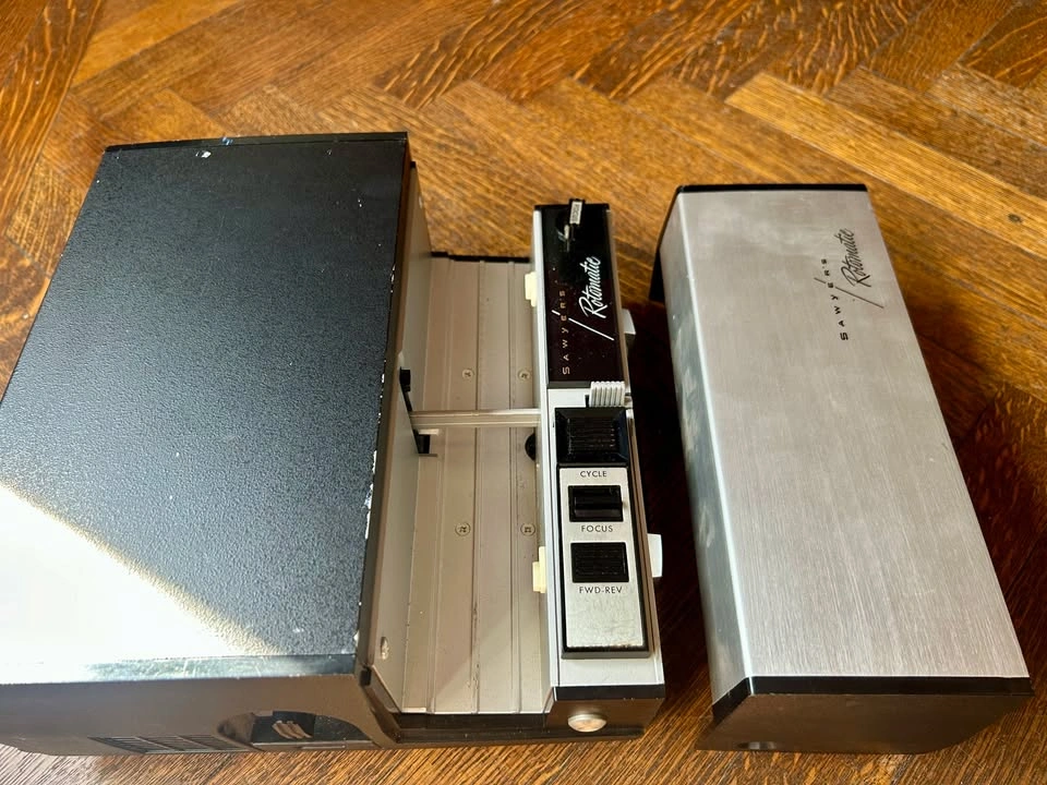 Vintage Sawyer’s Rotomatic Slide Projector + Tray (Fully Tested) - photo 5