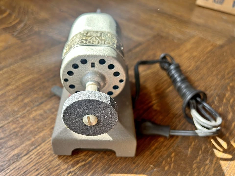 Vintage Foredom Flex-Shaft Motor w/ Buffing & Polishing Accessor