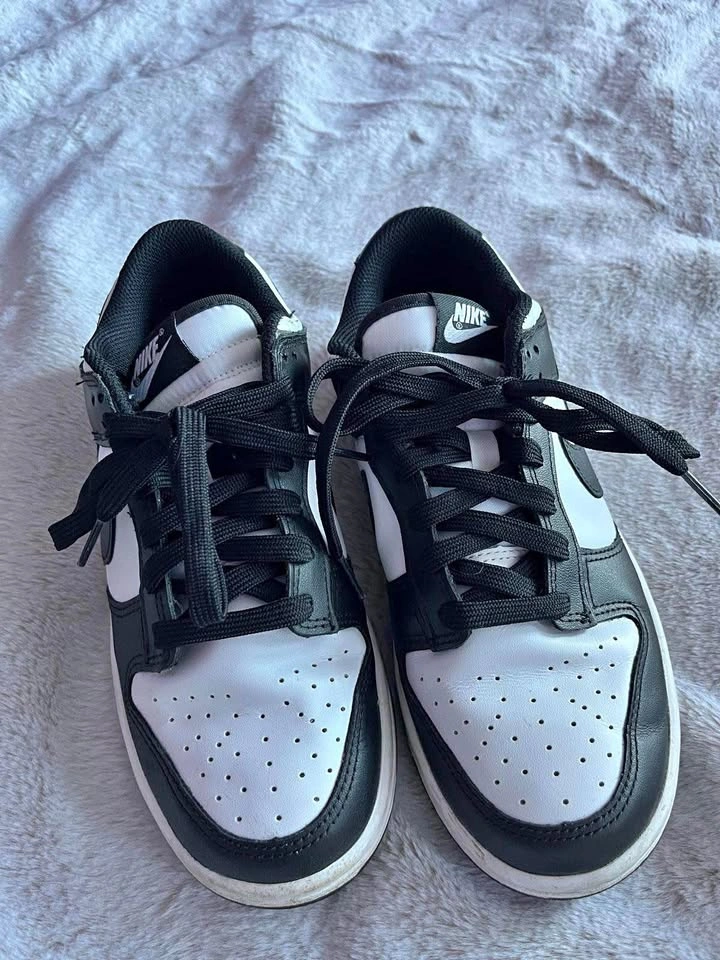 Nike dunk pandas size 8 women’s