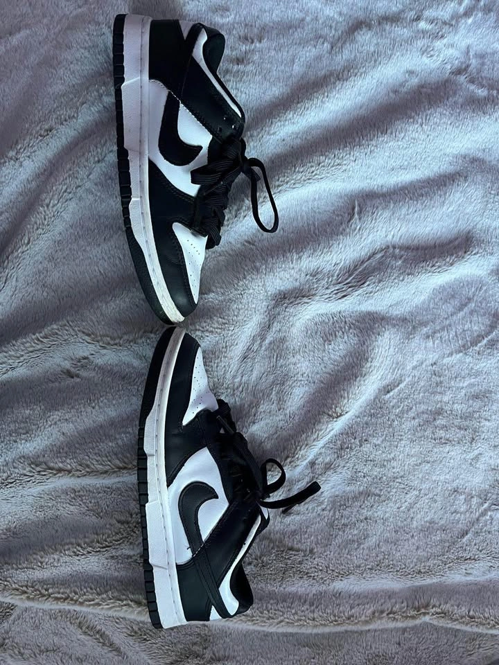 Nike dunk pandas size 8 women’s - photo 2