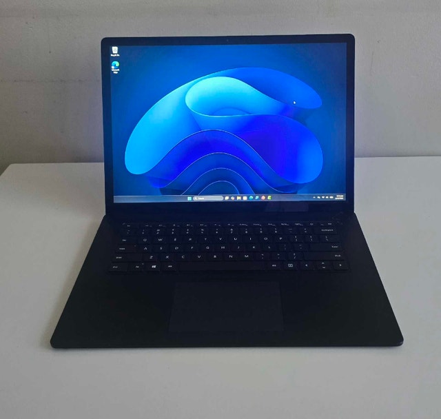 Surface Laptop Touchscreen i7 10th Gen 512GB SSD