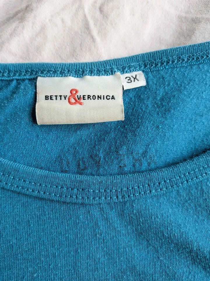 Betty & Veronica Graphic T-Shirt Size 3X - photo 3