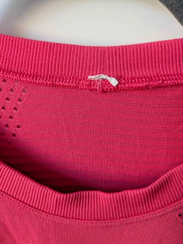 Lululemon Swiftly Tech High-Neck Tank Top size pink - photo 2
