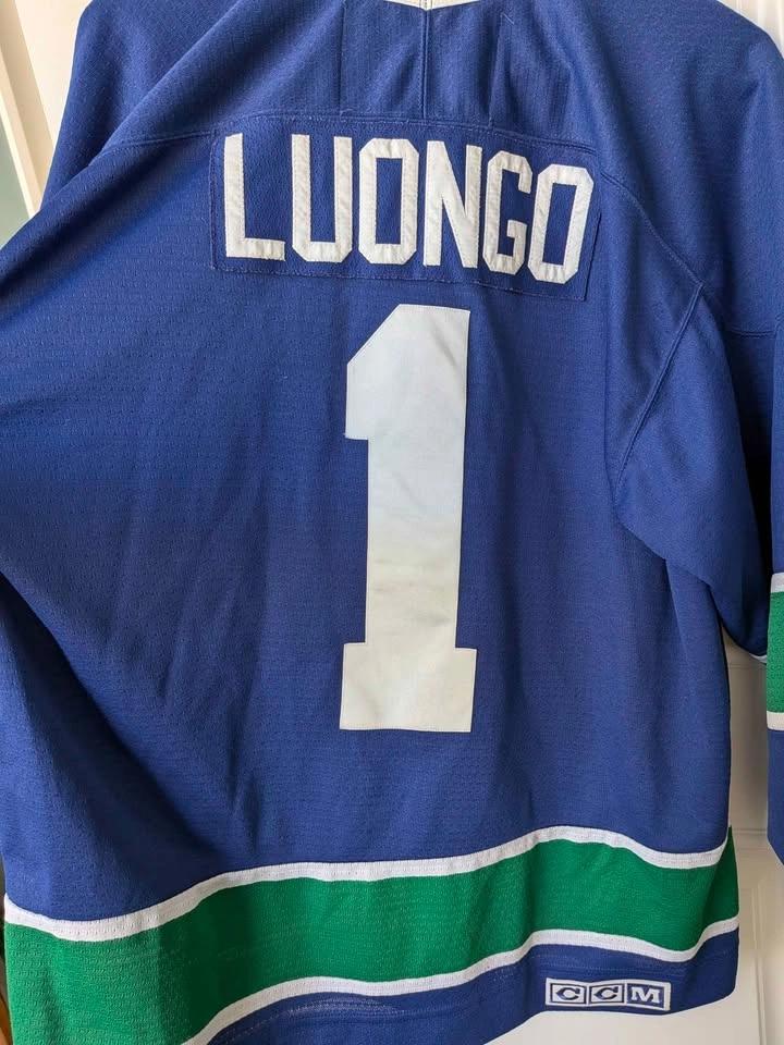 Canucks Roberto Luongo Jersey Size Large - photo 2