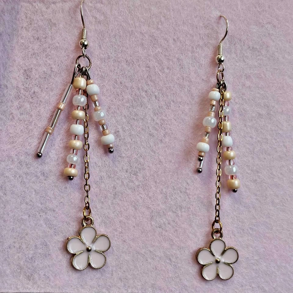 Cute pink flower charm handmade beaded hypoallergenic earrings