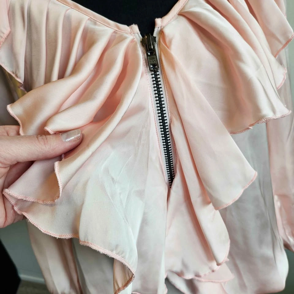 Bedo femme szM Light Pink Ruffle Satin Zipper Blouse - photo 2