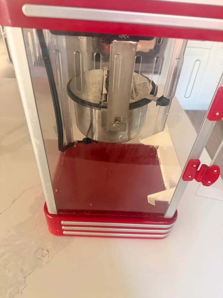 popcorn machine working - photo 5