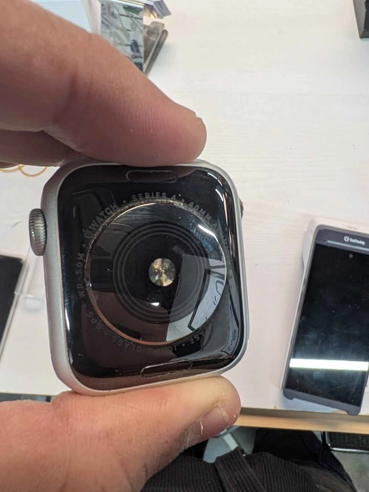 Apple watch 4 - photo 2