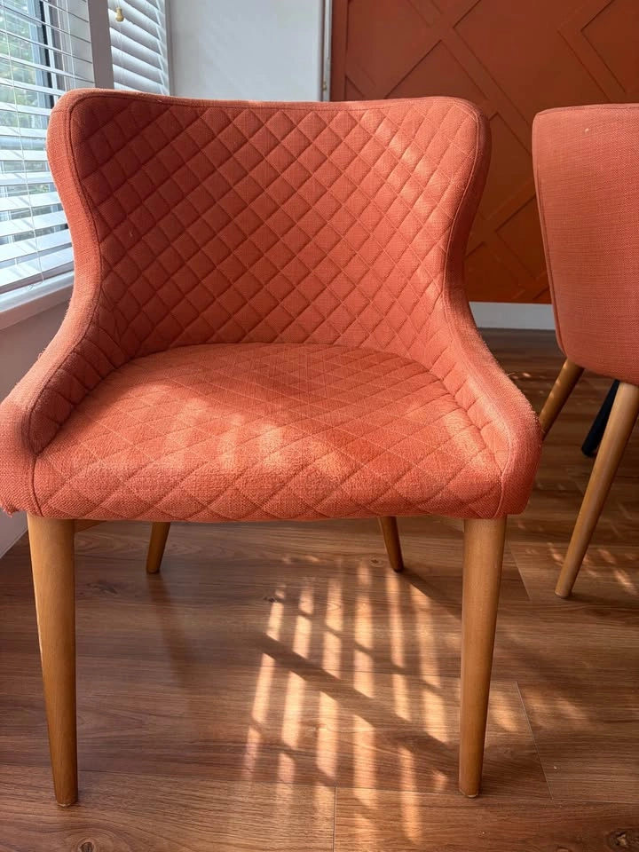 Moving Sale: Dining Table with 4 Upholstered Chairs - photo 2
